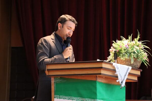 تجمع دانش‌آموزان آموزشگاه‌های شمال غرب شیراز در روز دانش‌آموز