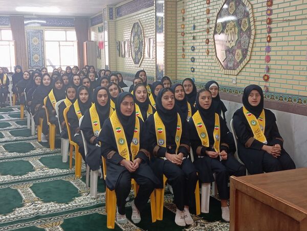  آیین باشکوه زنگ انقلاب در دبیرستان شهید بهشتی