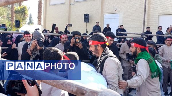 تشییع پیکر شهدای گمنام از مقابل استانداری یزد