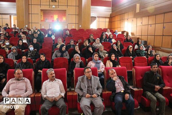 تأکید مدیر آموزش‌وپرورش فیروزکوه بر تعامل مستمر خانه و مدرسه در هنرستان امام علی (ع)