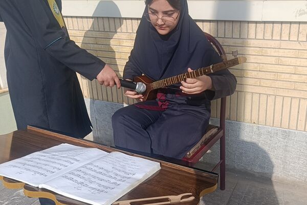مراسم ولادت حضرت فاطمه زهرا (س) و روز مادر در دبیرستان مهر نیشابور
