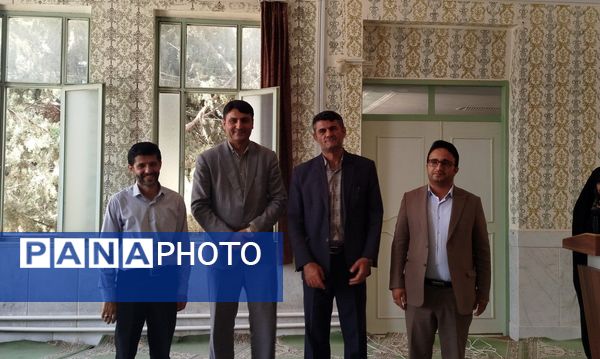 تجلیل از دانش‌آموز خبرنگاران پانا در لردگان