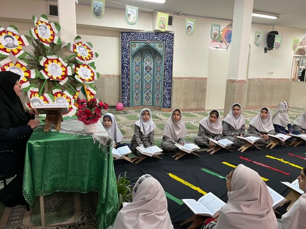 محافل انس با قرآن همزمان با ایام ماه مبارک رمضان در مدارس پردیس 