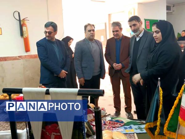 برگزاری اختتامیه جشنواره و نمایشگاه یلدایی کانون فرهنگی‌تربیتی روح‌الله در منطقه ۵