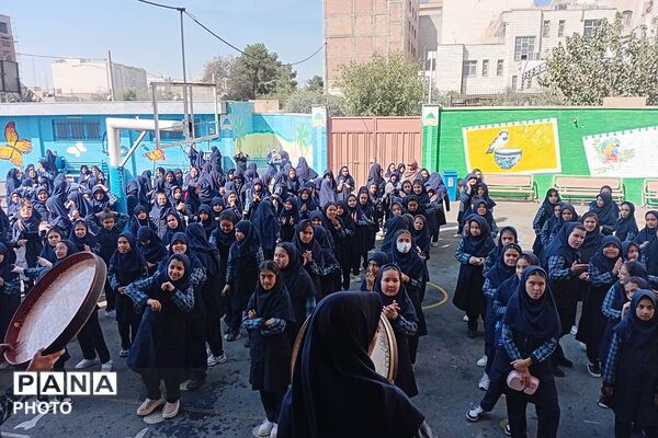 حضور دانش آموزان مدارس حاتم، مجتهده امین و محمد علی تحصیلی در جشن ولادت حضرت زینب (س)