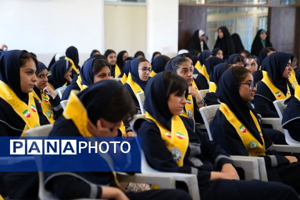 همایش استانی سپاس مربی با حضور پرشور دانش‌آموزان پیشتاز وخبرنگار پانای استان اصفهان