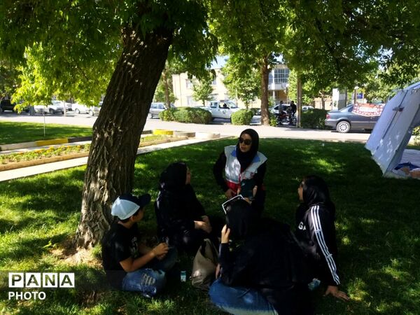 سرخ پوشان هلال در شیرخوارگان حسینی 