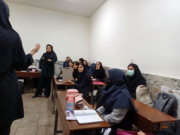 کارگاه آموزشی مشاوره در دبیرستان مطهره ناحیه ۶ مشهد