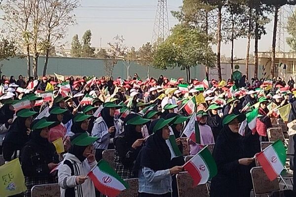نواختن زنگ استکبارستیزی در دبیرستان ریحانه النبی باقرشهر 