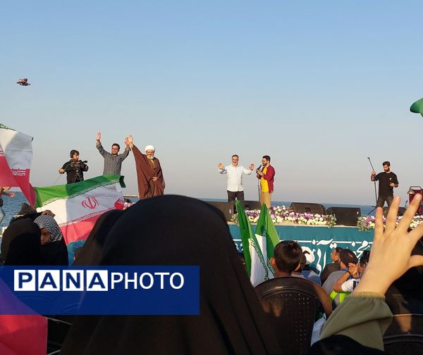 محفل قرآنی با حضور محفلی‌ها 