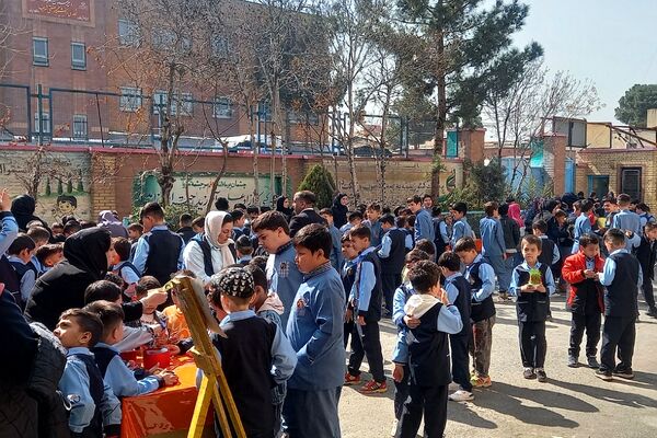 جشنواره «نوروز رنگارنگ» در دبستان شهید سلیمی جهرمی کهریزک