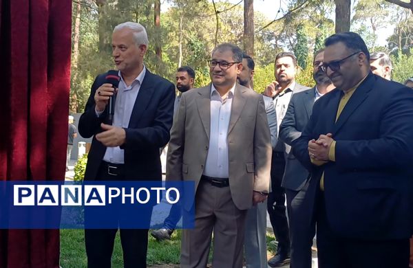 آیین بهره‌برداری از گذر صنایع دستی اصفهان