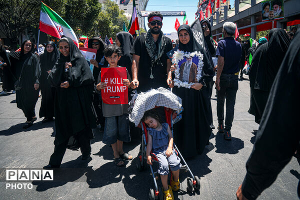 تشییع پیکر رهبر شهید انقلاب در مشهد مقدس-۳