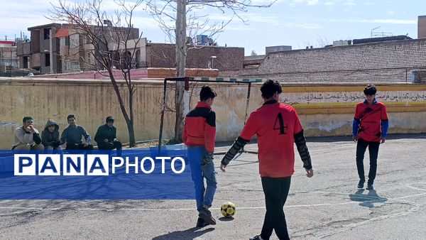 مسابقات درون مدرسه‌ای فوتسال در دبیرستان امام رضا (ع) نیشابور 