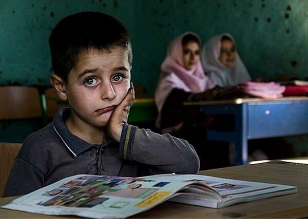 کمک‌های معیشتی و تحصیلی به دانش‌آموزان با حفظ کرامت انجام می‌شود