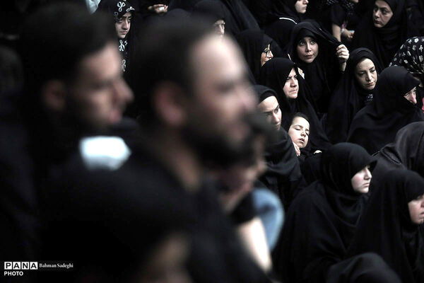 عزاداری دهه اول محرم در تکیه سادات اخوی