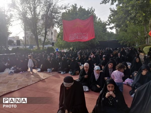 دعای پرفیض عرفه در موسسه جوانان آستان قدس رضوی