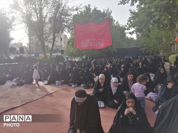 دعای پرفیض عرفه در موسسه جوانان آستان قدس رضوی