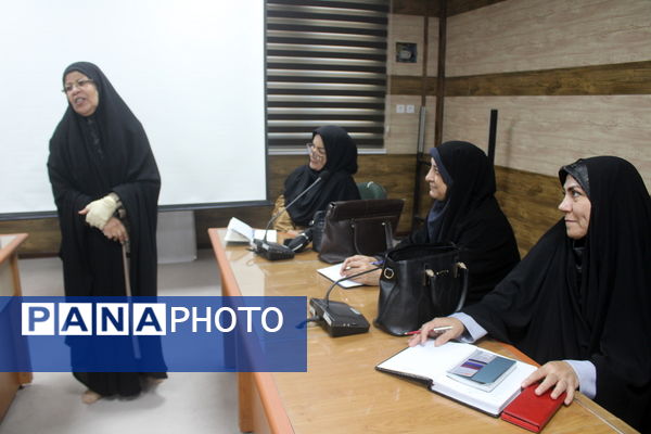 کارگاه آموزشی دانش‌افزایی تربیت مدرس آموزش خانواده آموزش و پرورش استان بوشهر