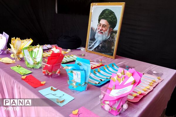 حضور خادمان امام رضا (ع) در حاشیه نماز جمعه و مراسم بدرقه رهبر شهید انقلاب
