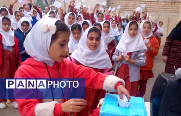 برگزاری انتخابات شورای دانش‌آموزی در مدارس دیواندره 