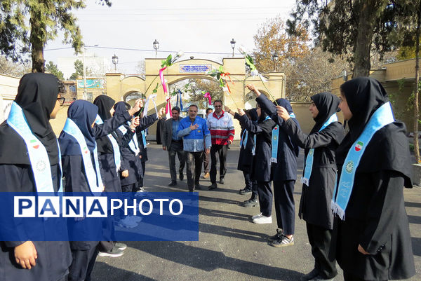 برگزاری مانور زلزله در هنرستان محمودیه شهرستان بجنورد 
