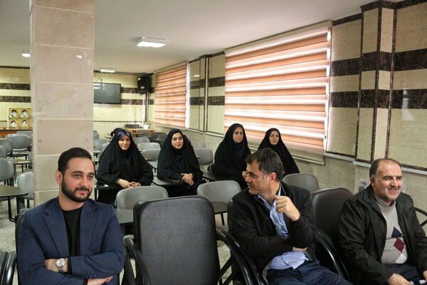 بزرگداشت روز زن و تجلیل از بانوان شاغل در آموزش‌وپرورش 