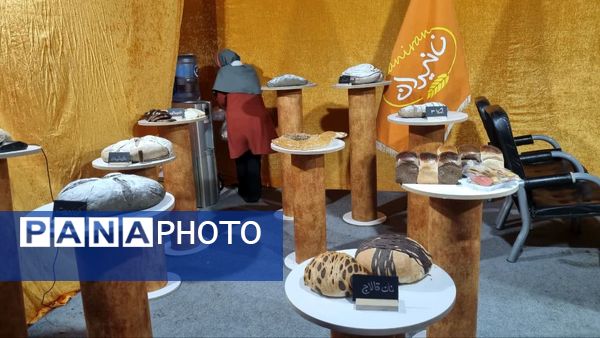 پایان بخش جشنواره نان گرم با حضور گرم مردم