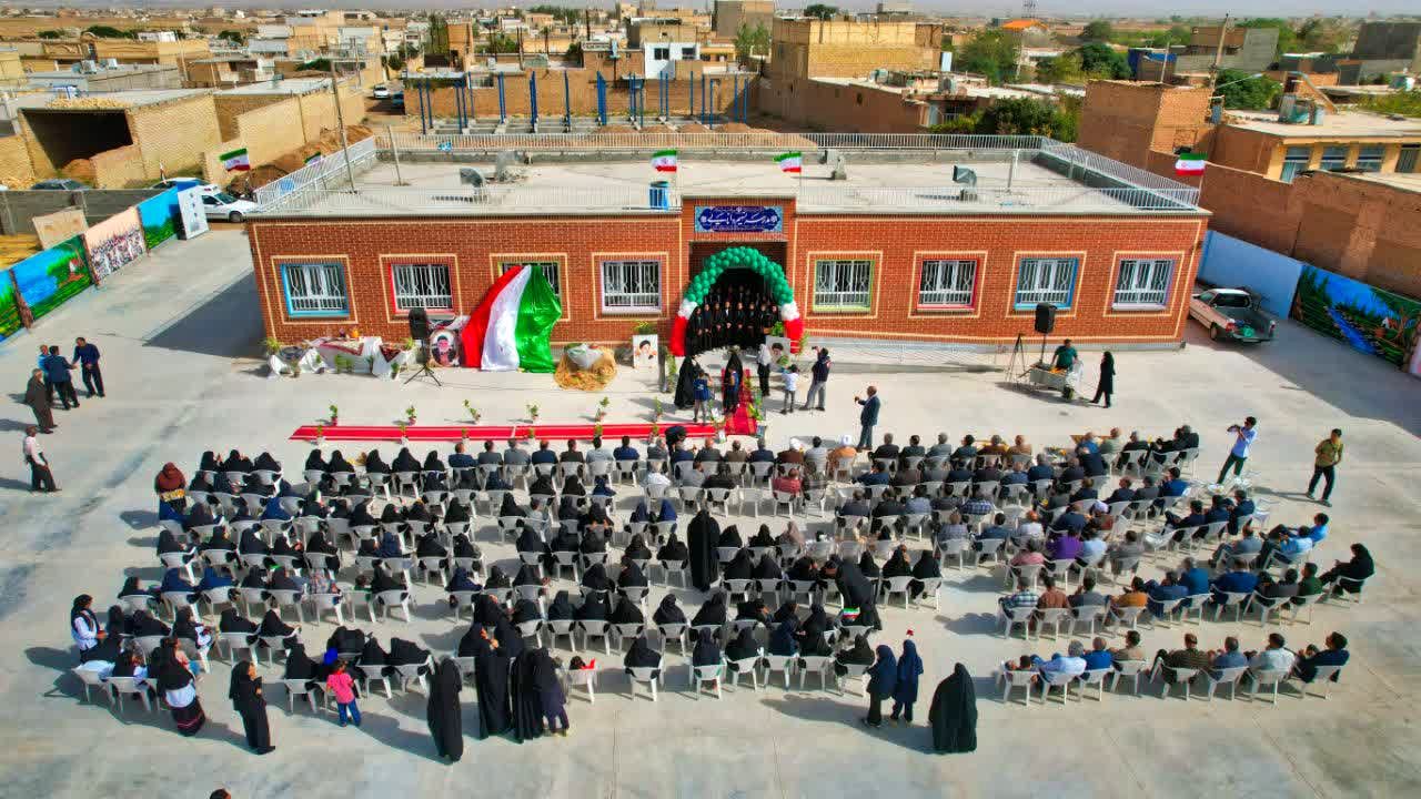 لبخند شادی بر لب های دانش آموزان فدافن؛ مدرسه جدید میزبان آنان خواهد بود 