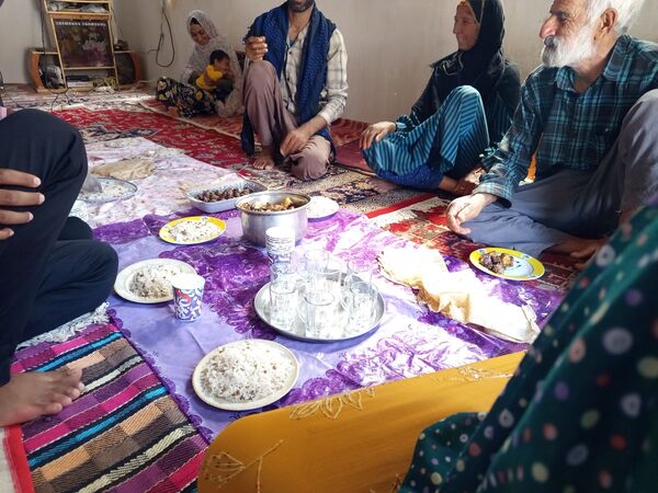 روز طبیعت در خانه‌ای کوچک و دلنشین بی‌‌بی گل و آقا جان