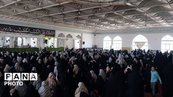 نماز جمعه ای با عطر رمضان در کاشمر 