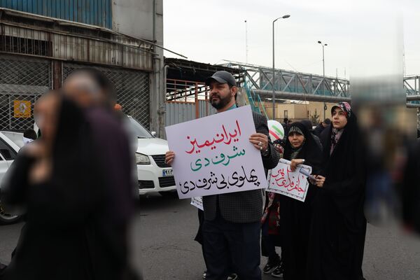 ٢٢ بهمن؛ روزى که دلها با قدم‌‌ها یکى میشود