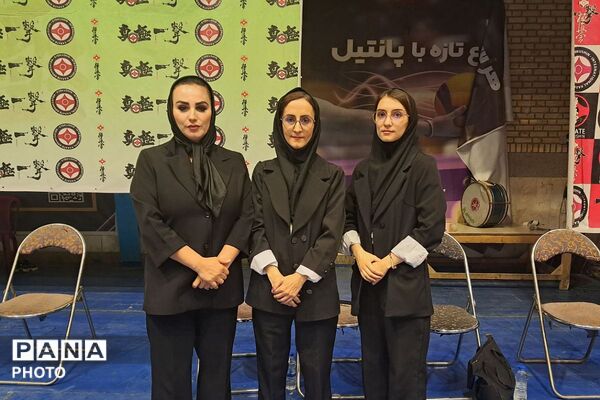 رقابت کاراته‌کارهای دختر نونهال و نوجوان در مسابقات استانی ورامین