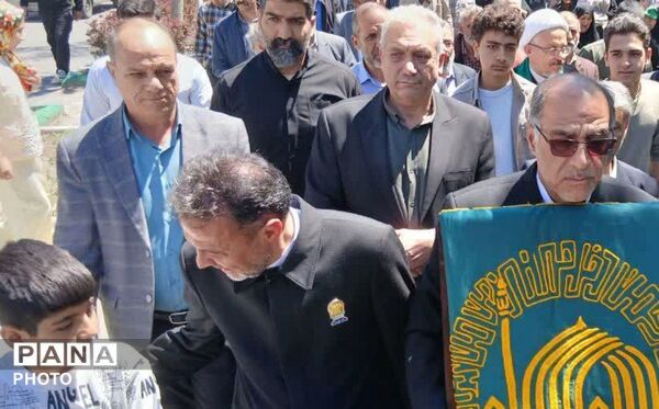 پرچم حرم رضوی؛ محمدشهر را متبرک کرد