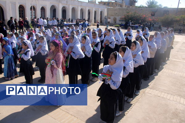 بازارچه حمایت از کسب کار دانش‌آموزان دبستان کیهان بوشهر 