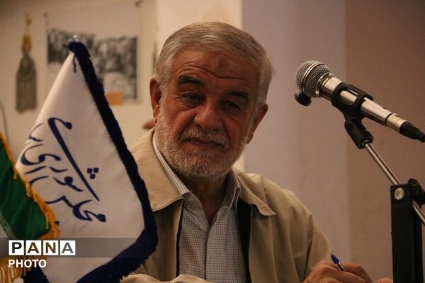 نشست اصحاب رسانه با نماینده مردم یزددر مجلس شورای اسلامی