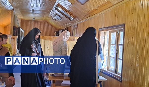 آیین باستانی سیزده بدر در دهکده ی  چوبی نیشابور