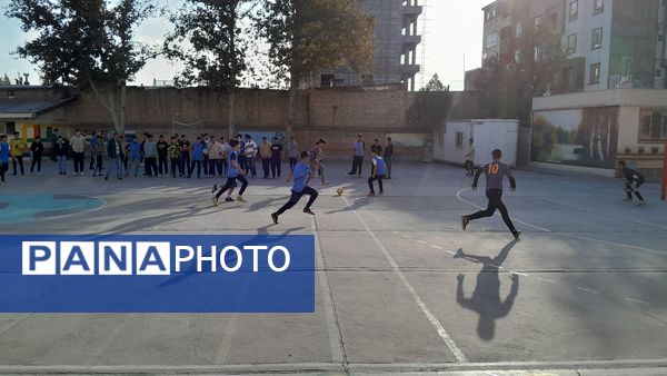 برگزاری مسابقه فوتسال بین مدرسه‌ای بین دبیرستان ابوریحان بیرونی و فرهنگیان نیشابور 