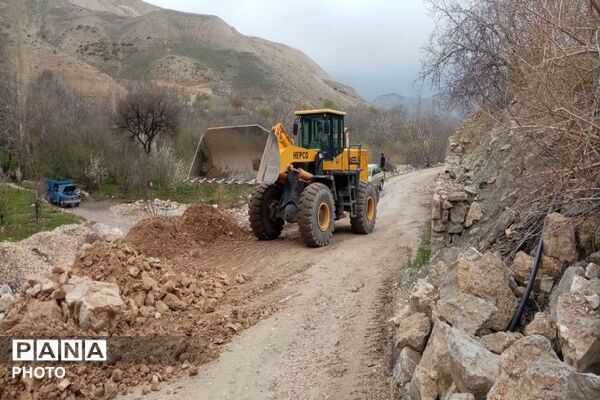 بهسازی جاده مسیر باغات و آبشار به همت شهرداری بار 