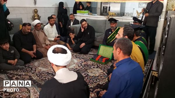 دیدار مسئولان قم با خانواده شهید محمد وزینی اکبر