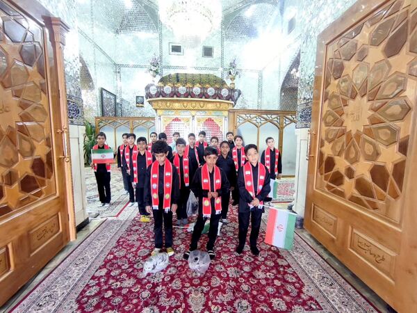 حماسه آفرینی پیشتازان دبستان شهید پسندیده فدافن در راهپیمایی ۱۳ آبان کاشمر
