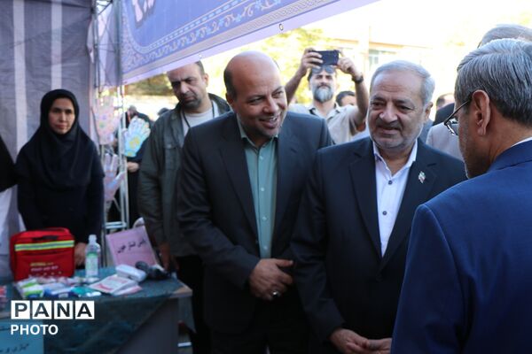 «مهر کریمانه» با حضور وزیر آموزش و پرورش در دبستان پروین اعتصامی بهارستان‌دو