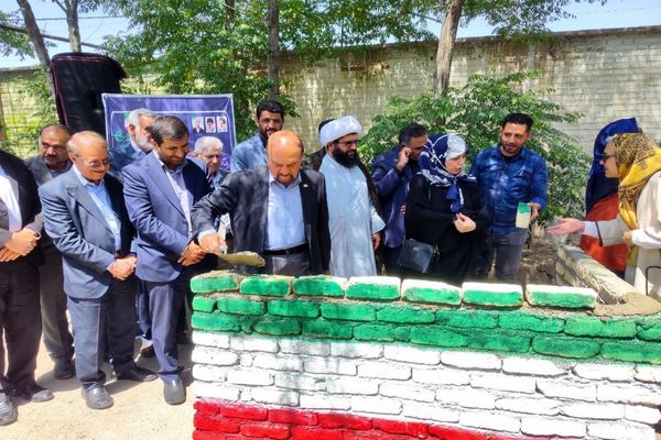 آیین خشت‌گذاری هنرستان اطلس روان کارا شهرستان پاکدشت 