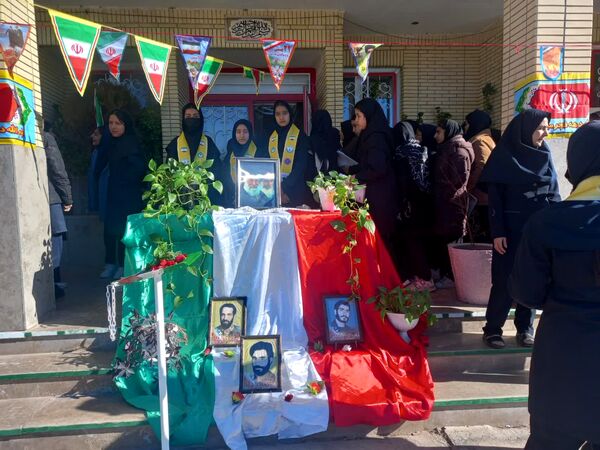 مراسم چهل وششمین سالگرد انقلاب اسلامی در دبیرستان فرهنگ مرحوم فخرایی