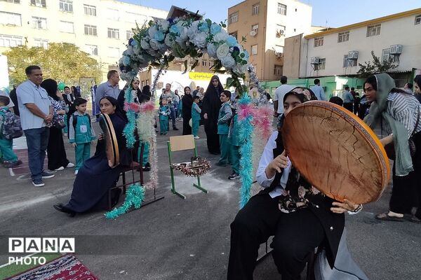 جشن شکوفه ها در مدارس ناحیه دو شهرری 