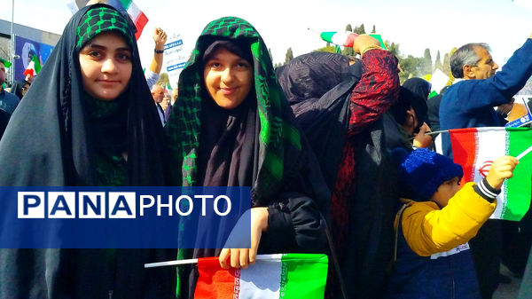  حضور پرشور مردم شیراز در چهل و هفتمین سالگرد پیروزی انقلاب اسلامی ایران 