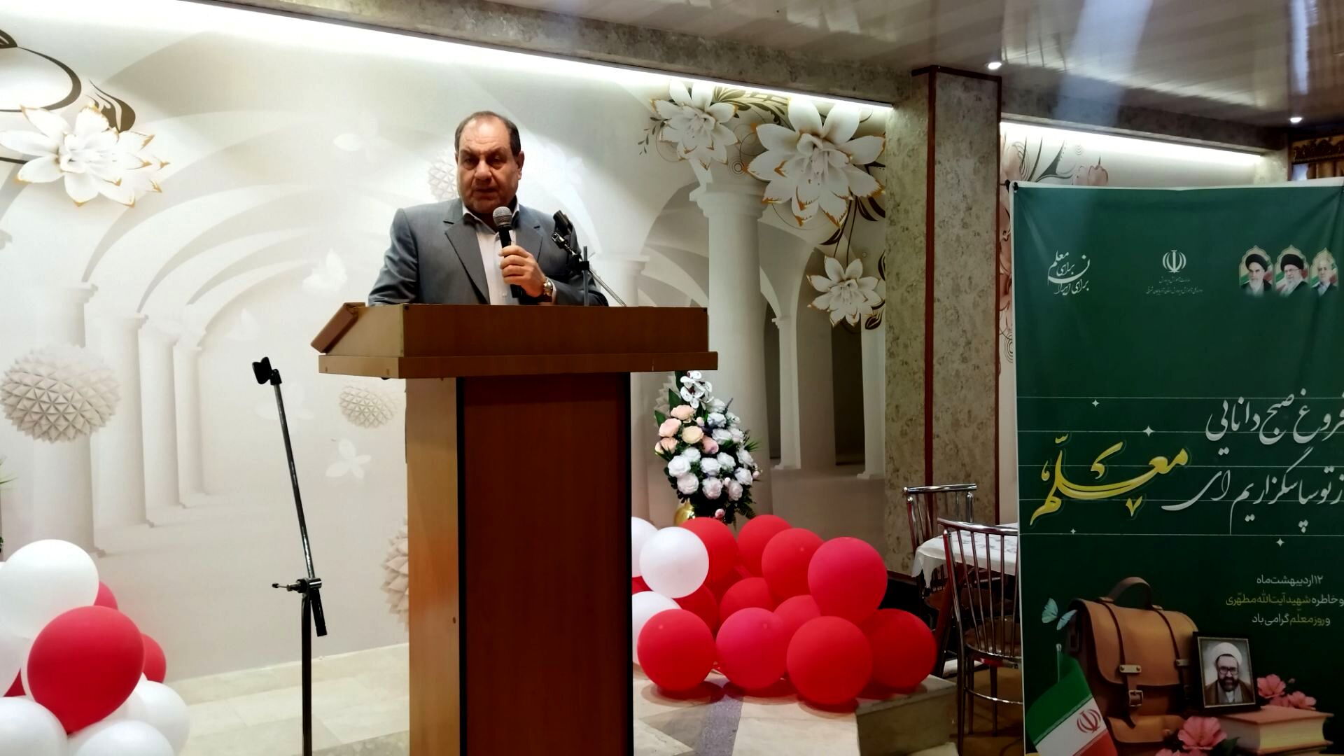 آموزش و پرورش زیربنای رشد فرهنگی و اجتماعی کشور است