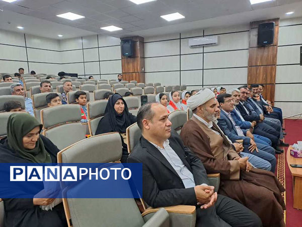  تجلیل از مدیران، مربیان و دانش‌آموزان پیشتاز شهرستان عسلویه