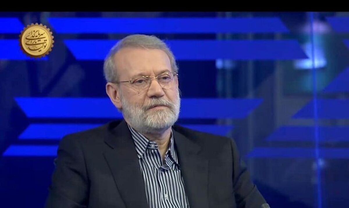 لاریجانی: تهدید کردند در ۱۲ ساعت کشور را ترک کنم