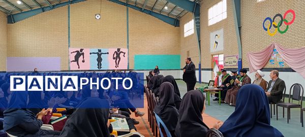 استقبال مسئولان و دانش‌آموزان دبیرستان عشایری نسیبه و امید انقلاب از خادمان حرم حضرت معصومه(س)